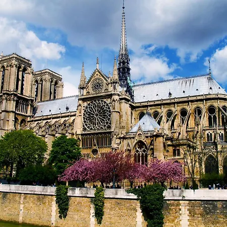 Hr Quai Augustins - Notre Dame * Parijs