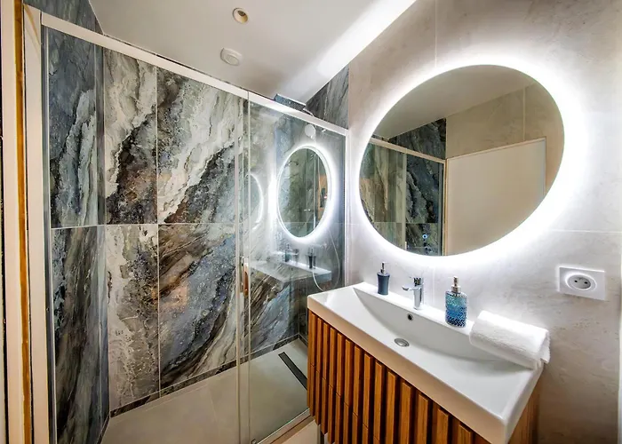 Hr Quai Augustins - Notre Dame Париж