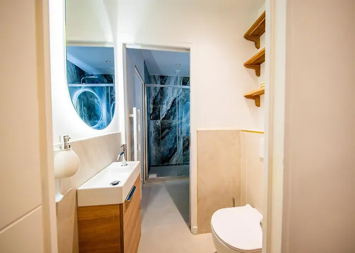 Hr Quai Augustins - Notre Dame Париж