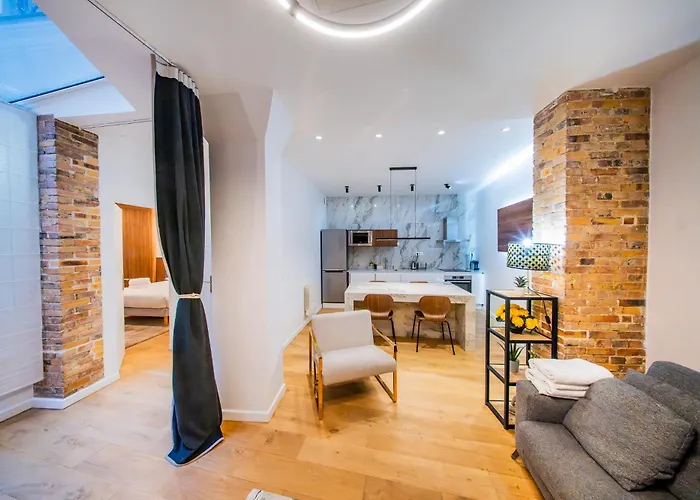 Hr Quai Augustins - Notre Dame Париж