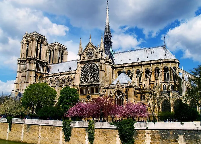 Hr Quai Augustins - Notre Dame * Париж